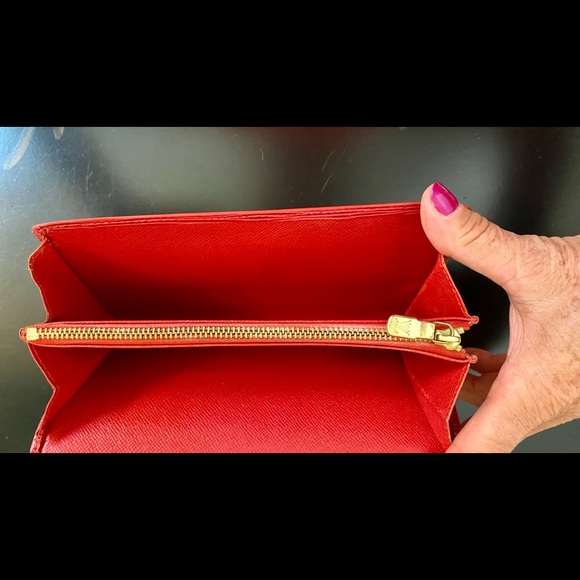 Red Louis Vuitton wallet - Picture 3 of 4